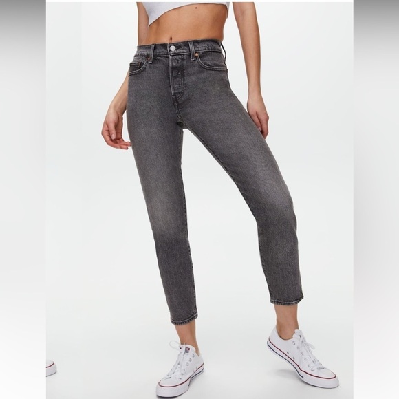 LEVI's Wedgie High Rise Tapered Straight Fit Icon Jeans Washed Black Size 29 - Picture 1 of 15